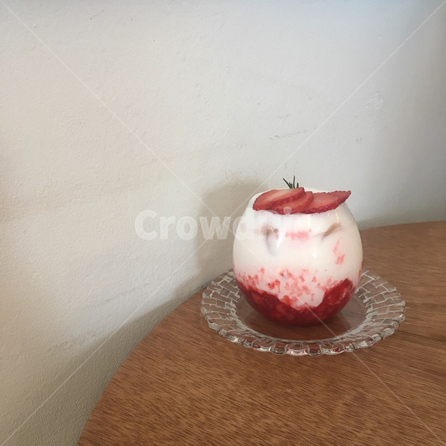 딸기라떼,딸기,과일,카페,소품