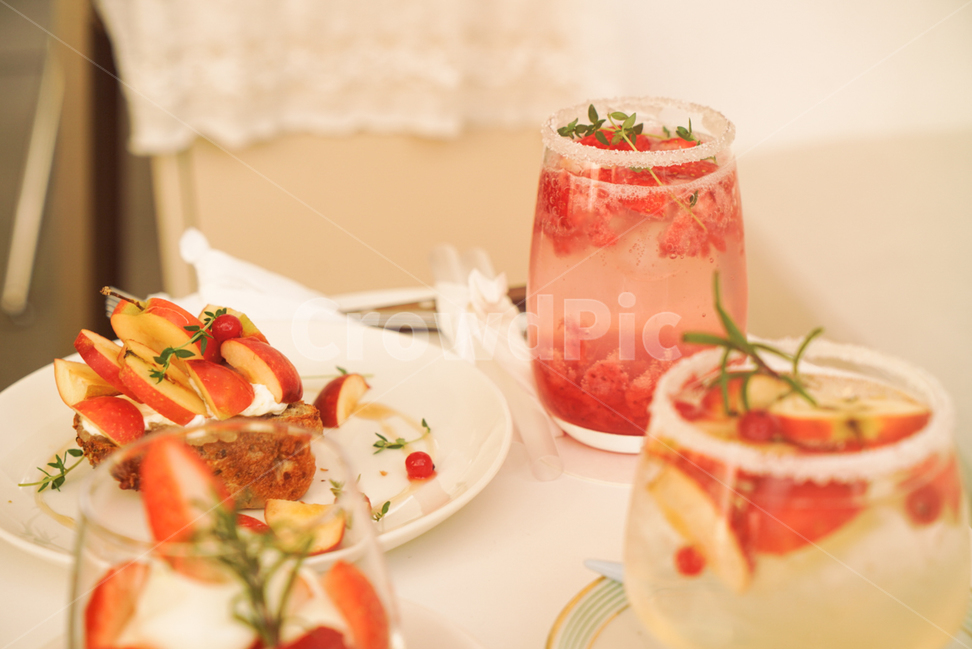 카페,딸기,디저트,음료,단음식,플레이팅,감성사진,색감,desserts,cafe,음식,식재료,요리,food,cook,meal,dishes,food reserves,감성,sensible,feeling,색깔,색상,색채,색감,color sense,color sensitivity,feeling of color