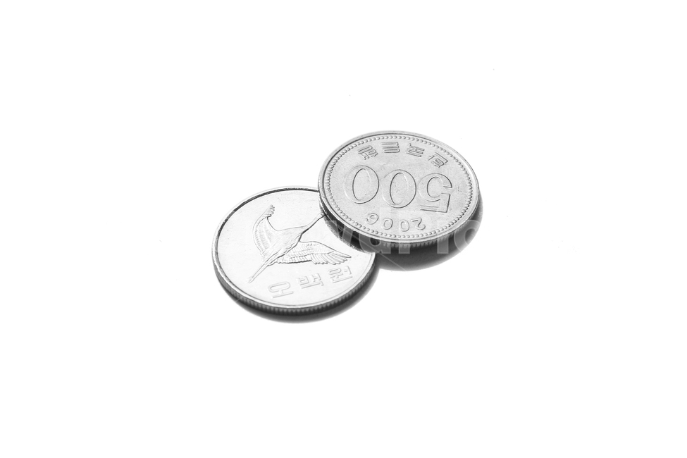 한국,동전,금융,한국동전,돈,money,coin,korea,500원,500,흰배경,금속,실버,은색,koreacoin,metal,banking,cash,won,금융,돈,finance,banking,money,연출,컨셉,콘셉,direction,concept,누끼,remove background