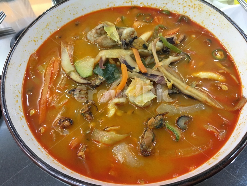 짬뽕,bowl,meal,식사,사발,dish,요리,food,음식,얼큰한,매운,spicy,red,음식,식재료,요리,food,cook,meal,dishes,food reserves,중식,중국음식,중화요리,chinese food,chinese dishes,chinese meal,chinese cook