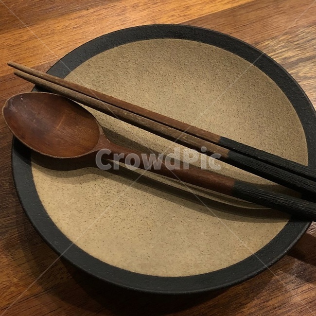 spoon,숟가락,woodenspoon,나무숟가락,접시,플레이트,식기,인테리어,주방,부엌,요리