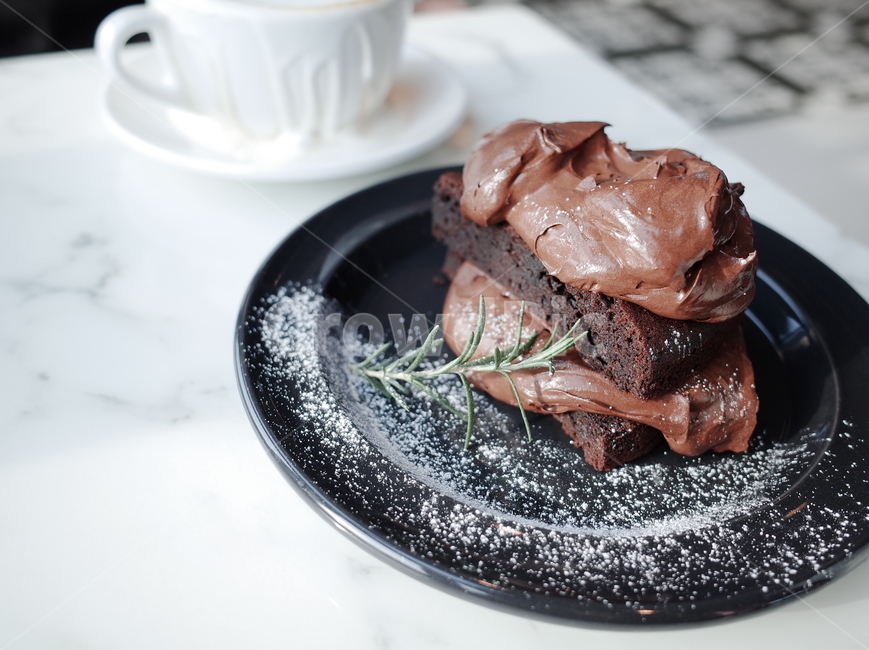 케이크,초코케이크,초코,초콜렛,쵸코케이크,chocolate,카페,케잌,cake,슈가파우더,sugarpowder,디저트,간식,후식,dessert,snack