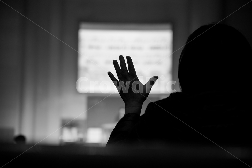 교회,손,찬양,기도,노래,종교,의자,기독교,예배,인간,사람,손가락,human,finger,종교,신앙,religion,belief,faith,흑백,모노톤,monochrome,black and white