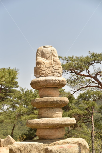 불상,석불상,경주,남산,신라시대,돌,석물,기념물,예배대상,종교,불교