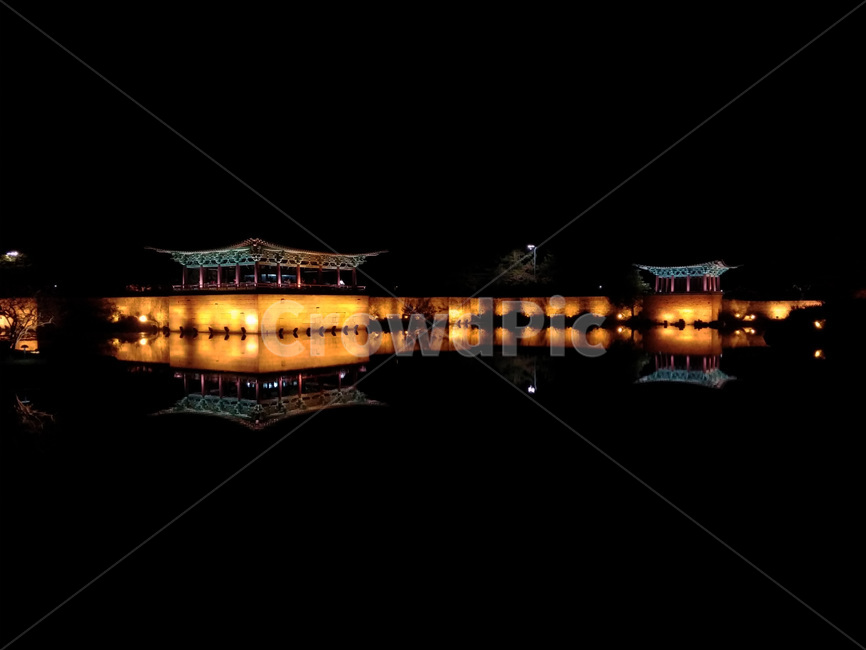 night view,pond,Anapji Pond,Wolji Pond,Gyeongju,Donggung Palace,architecture