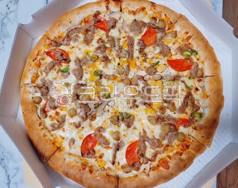 불고기피자,불고기,피자,음식,식사,페퍼로니,옥수수,콘옥수수,콘,치즈크러스트,치즈크러스트피자,돼지고기,돼지,고기,치크러스트불고기피자,육류,치즈,피자치즈,야채,채소,food,pizza,cheese,meal,meat,pork,corn