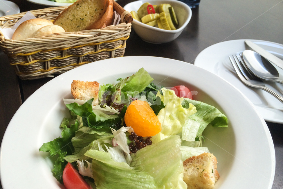 샐러드,빵,아침식사,조식,야채,채식,음식,식재료,요리,food,cook,meal,dishes,food reserves,아침식사,조식,브런치,breakfast,brunch