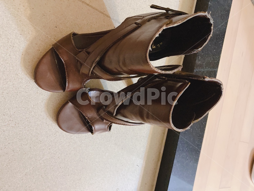 apparel,의복,신발류,footwear,구두