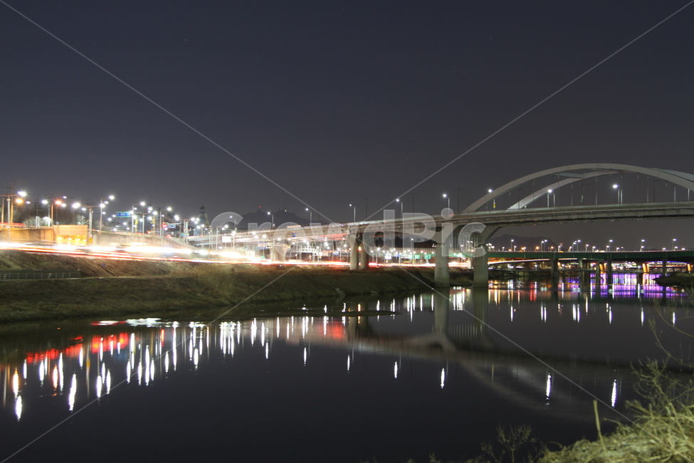 도시,야경,야간,불빛,궤적,야경,밤,풍경,nightscape,night,landscape,도시,city,한국도시풍경,한국도시경관,korea cityscape,building,건물,bridge,다리,architecture,건축물