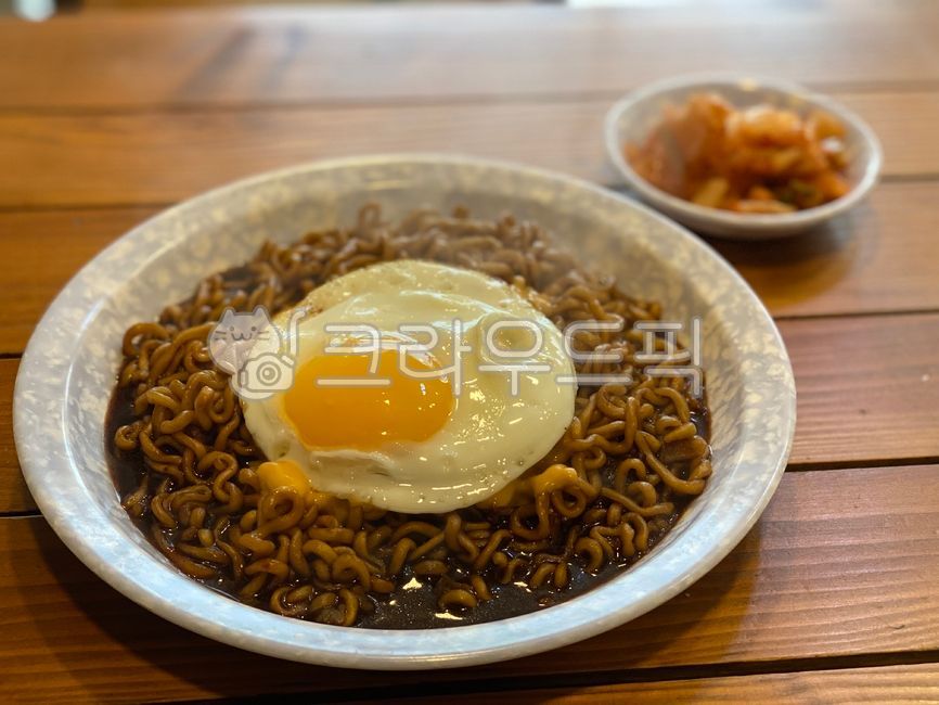 Instant cooking,softboiled,egg,Jjajang Ramen,Instant,snack shop,recipe,noodle,Chapagetti Chef,Chapagetti,Jjagyechi,Jajangmyeon,Ganjjajang,Fried egg,flour,calorie,instantfood,Easy cooking,instant food,snack bar,Noodle dish
