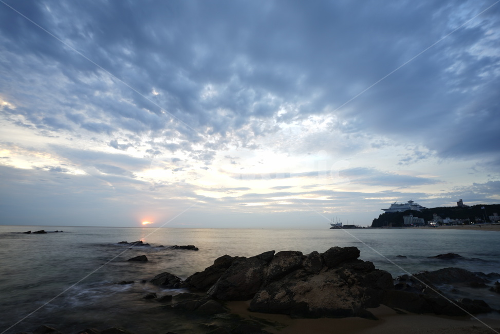 해,바다,일출,하늘,구름,자연,풍경,nature,landscape,한국자연풍경,한국자연경관,korea nature landscape,해변,바다,beach,sea,promontory,곶,outdoors,옥외,water,물,ocean,대양