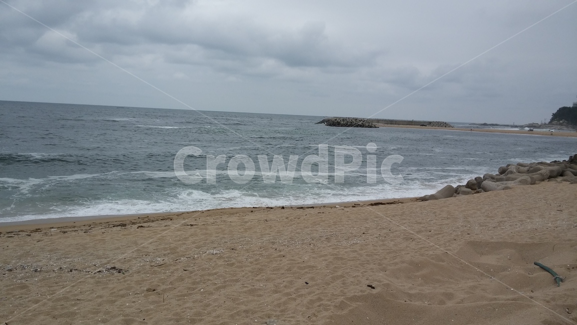 바다,해변가,모래사장,우중충,구름,자연,풍경,nature,landscape,해변,바다,beach,sea,ocean,대양,outdoors,옥외,water,물,shoreline,해안선