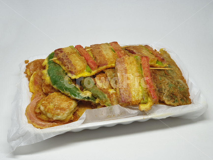 traditional cuisine,snack,objects,recipe,All battles,Holiday dishes,Styrofoam,Korean food,Snacks,cooking,Eating,Drink snacks,Korean cuisine,cook,holiday food,koreafood,jeon,eating,food,electric current,dessert,traditional food,object