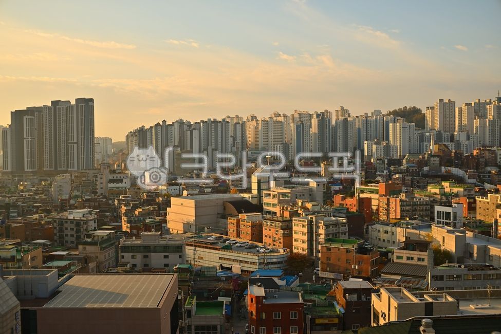 빌딩,건물,아파트,맨션,고층아파트,도시풍경,도시경관,도시,시티단지,고층빌딩,고층건물,거리,거리풍경,시가지주택,주택가,주택지,주거부동산,아파트단지,하늘,푸른하늘,파란하늘,맑음,맑은날씨,쾌청,화창,맑은하늘,건축물,시설,블루풍경,경치창문,배경오피스텔,임대전세,방음벽,투명,citylandscape,한국도시풍경,한국도시경관,koreacityscape