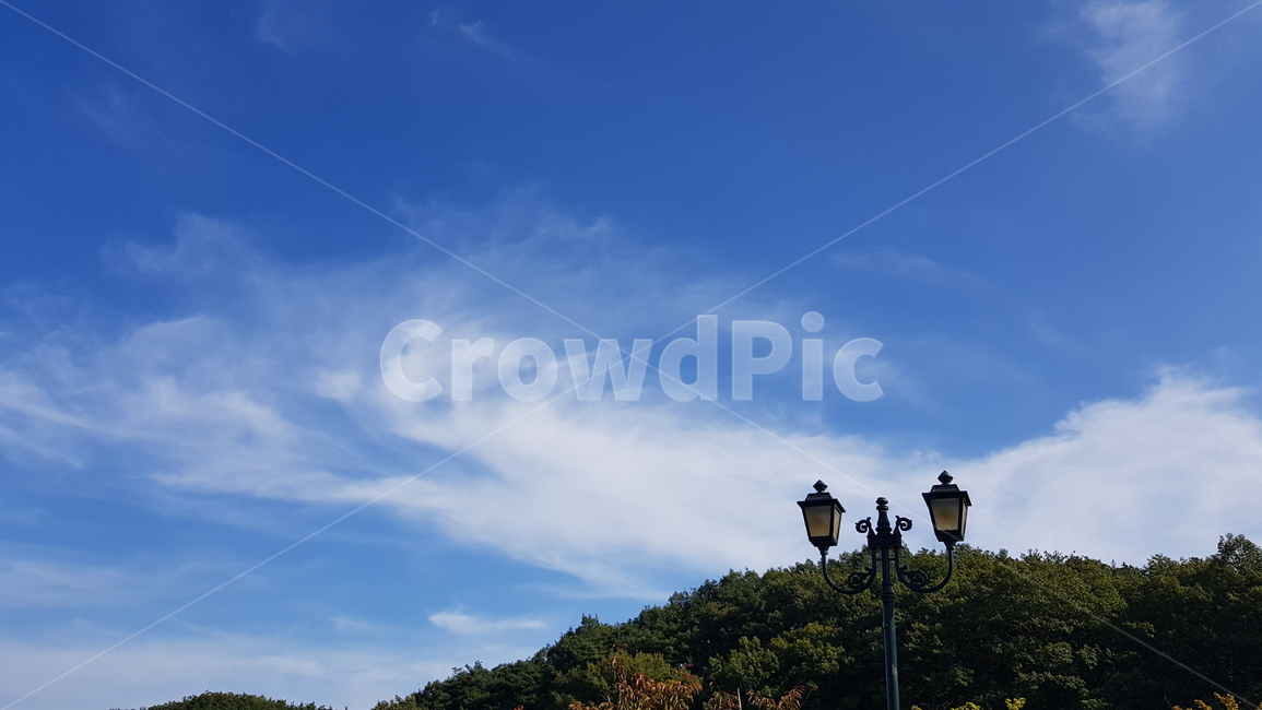 하늘,구름,푸른하늘,하얀구름,산,나무,sky,cloud,bluesky
