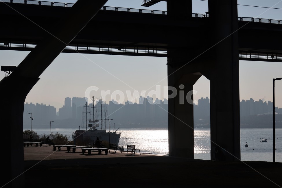 서울,한강,풍경,전망,조망,전경,한강변,고층건물,스카이라인,강변,범선,도시,풍경,city,landscape,한국도시풍경,한국도시경관,korea cityscape,transportation,교통,watercraft,선박,vehicle,차량,vessel,용기,water,물,waterfront,워터 프론트