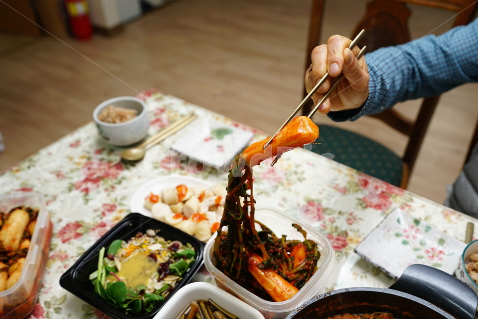 집밥,알타리김치,알타리무,김치,한식,한국음식,한국식,한국,반찬,식사,음식,푸드,식단,식사시간,먹방,가정식,음식,식재료,요리,food,cook,meal,dishes,food reserves,한식,한국음식,한국요리,korean food,korean dishes,korean meal,korean cook