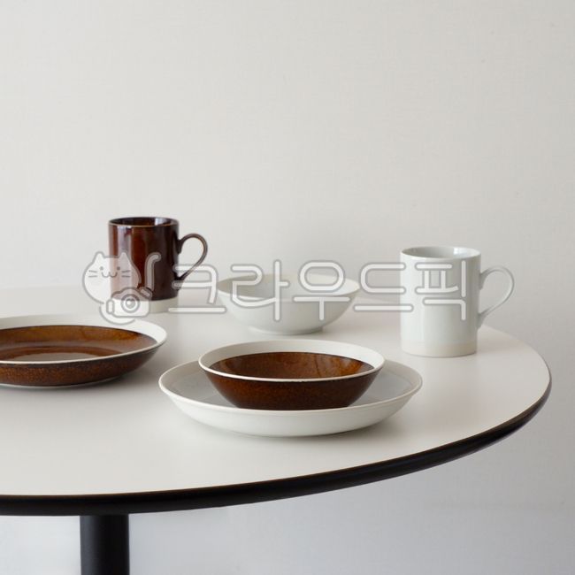ceramic,coffee table,tableware,saucer,coffeetable,plate,tableware set,bowl,porcelain cup,mug cup,table supplies,cup