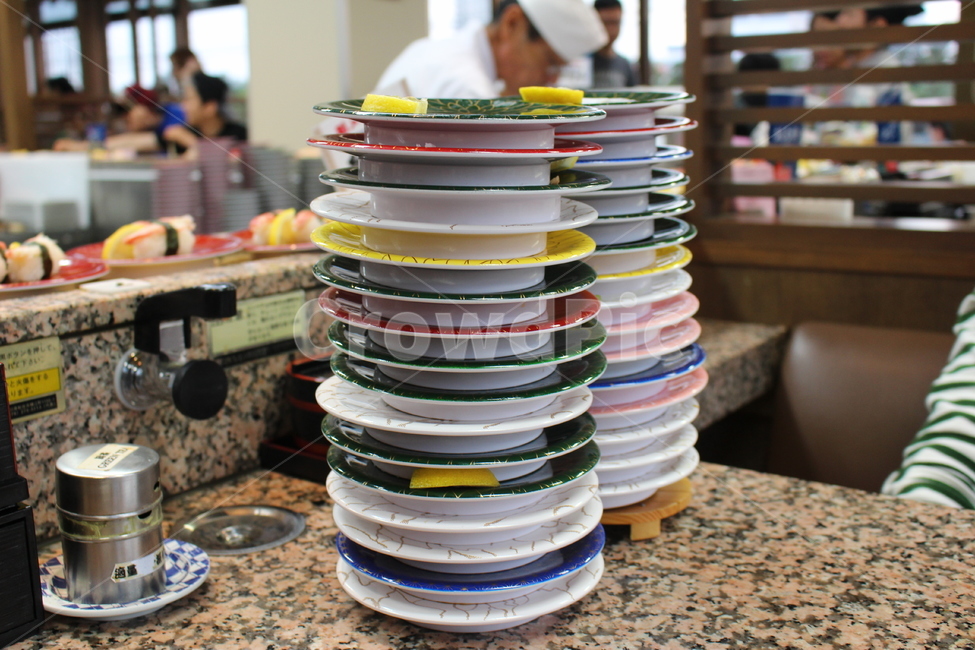 japan,conveyor belt sushi,Sushi,empty bowl,sushi restaurant