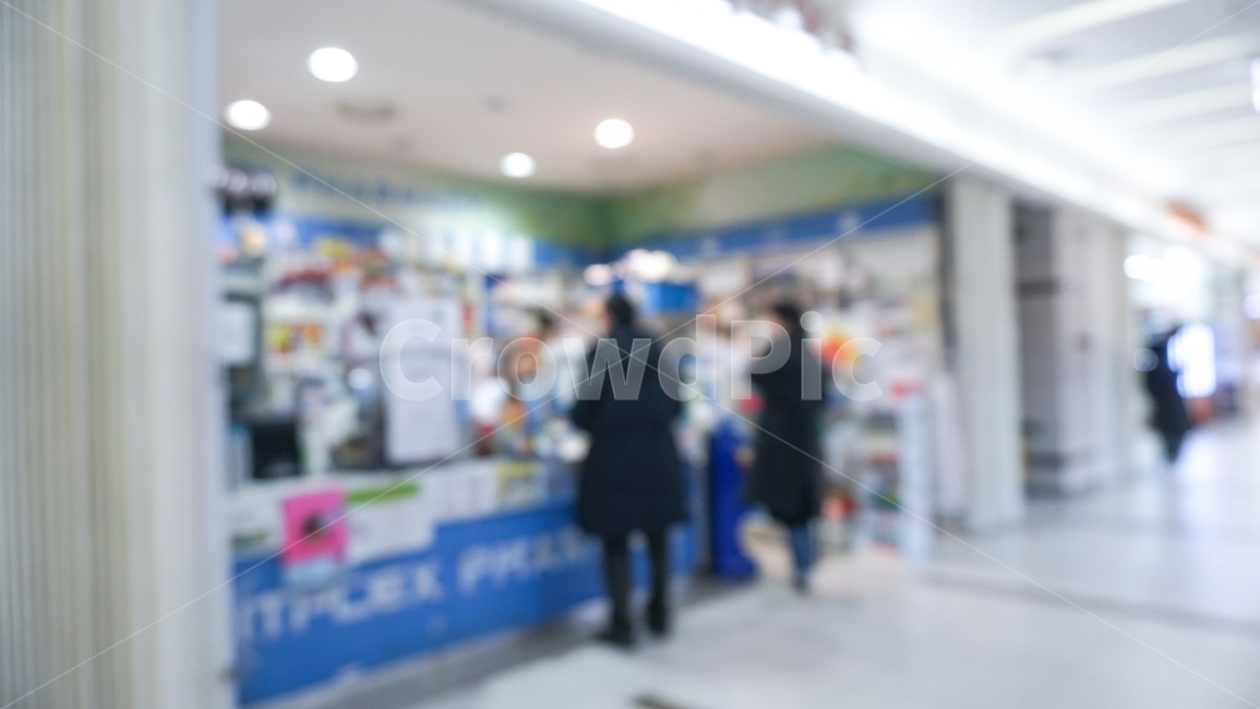 대형마트,대형,마트,실내,쇼핑몰,쇼핑,조명,인테리어,블러,배경흐림,생활,카트,장보기,상품,진열대,유통,보관,대량,가계,매장,가격,약국,사람들,대중,군중,other people,crowd,인물실루엣,사람실루엣,character silhouette,human silhouette,쇼핑,shopping,person,사람,human,인간