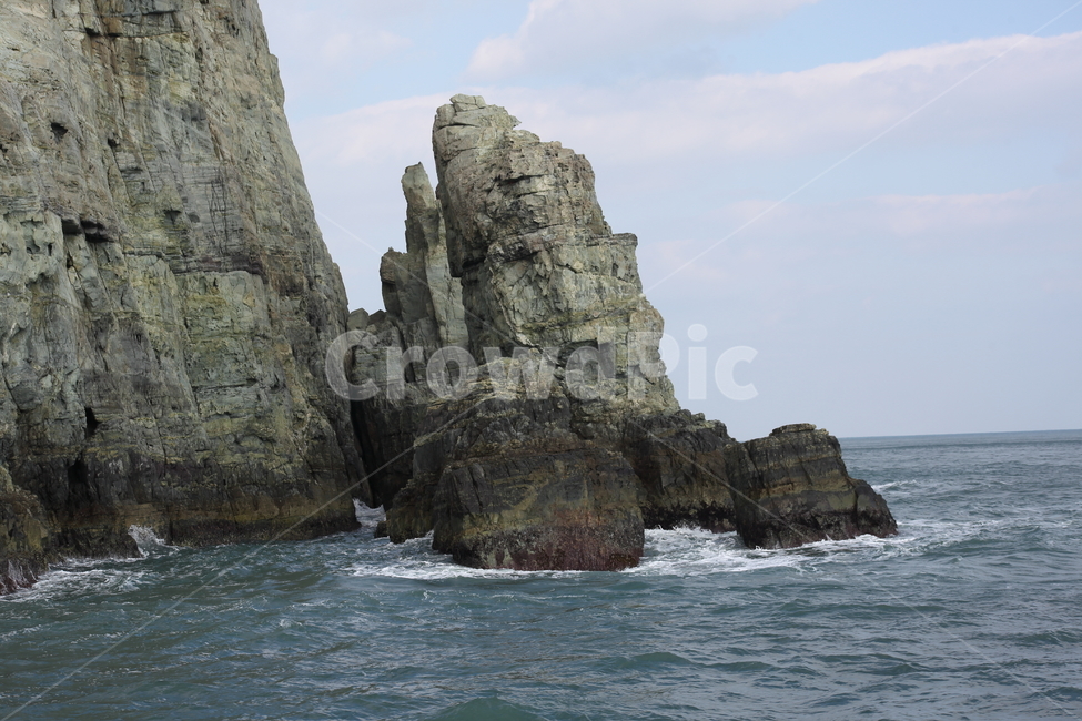섬,바위섬,한려해상국립공원,바다,island,남해바다,거제해금강,자연,풍경,nature,landscape,cliff,낭떠러지,outdoors,옥외,promontory,곶,ocean,대양,sea,water,물