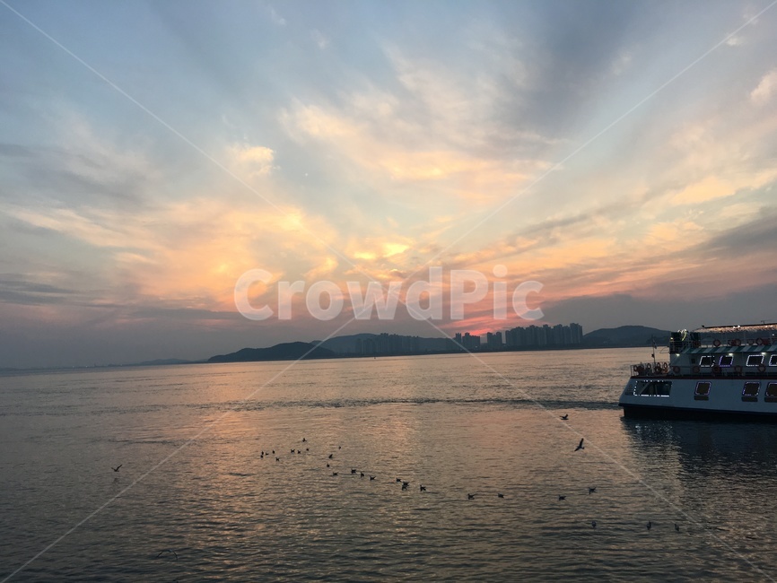 하늘,바다,바다하늘,오로라빛,저녁바다하늘