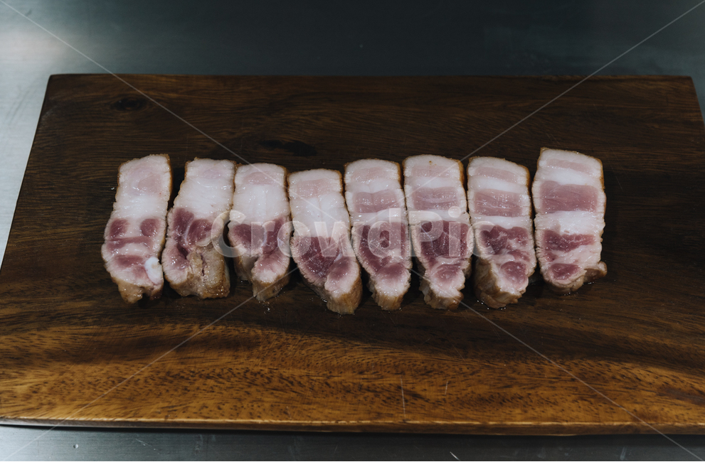 돼지고기,삼겹살,생고기,플레이팅,pork,음식,식재료,요리,food,cook,meal,dishes,food reserves,육류,고기,meat