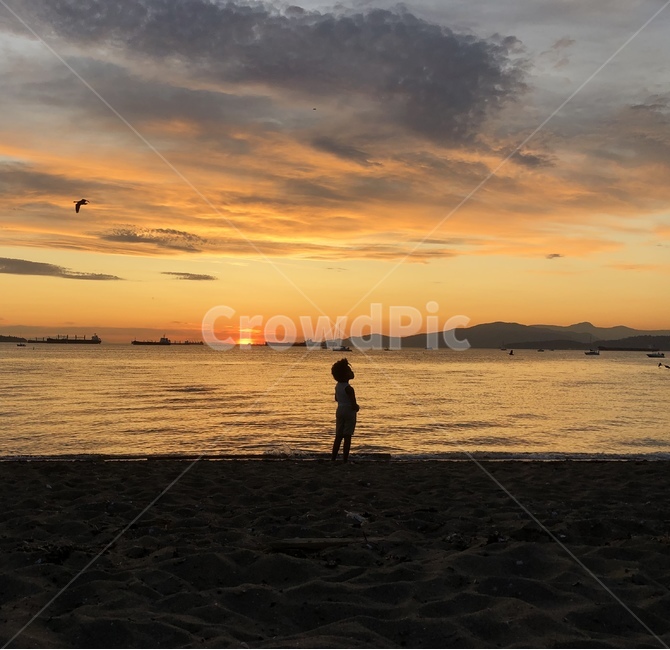 노을,수평선,하늘,구름,사람,자연,붉은하늘,햇빛,일몰,sunset,horizental,sky,cloud,person,nature,redsky,sunlight