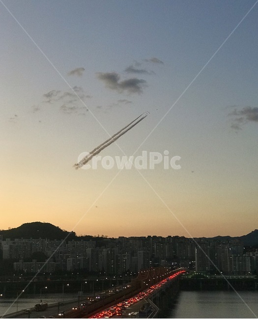 비행기,서울,노을,한강,하늘,아파트,대교,plane,flight,flying,fly,seoul,sunset,저녁,evening,sky,hangangriver,야경,밤,풍경,nightscape,night,landscape,도시,city,한국도시풍경,한국도시경관,korea cityscape
