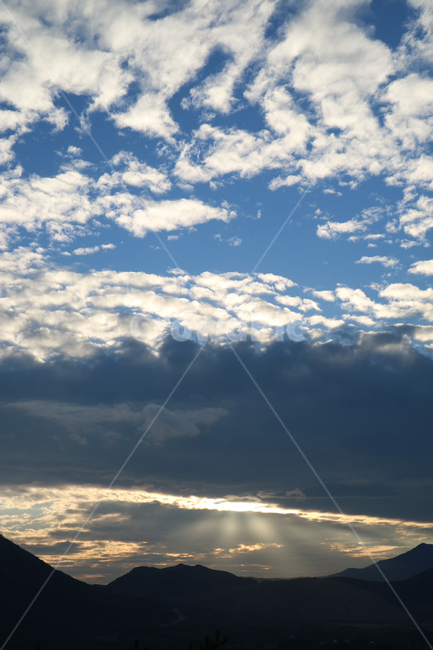 하늘,산,구름,해질녘,햇빛,노을,선샤인,양떼구름,sunshine,cloud,sky,풍경,자연,풍경,nature,landscape,outdoors,옥외,weather,날씨