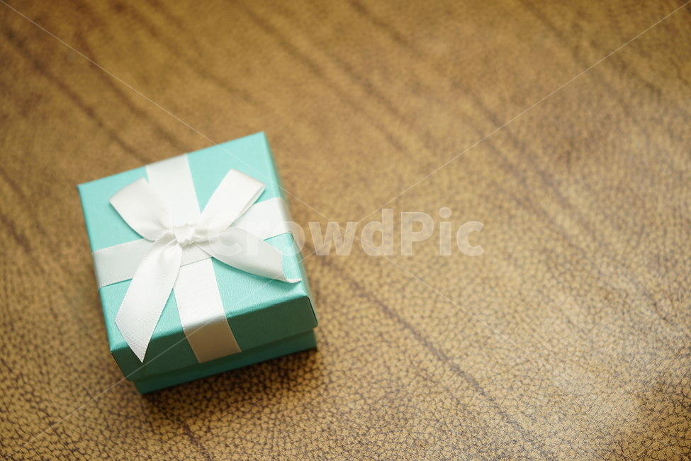선물,박스,상자,마음,리본,감사,기념일,box,ribbon,네모,선물상자,기념일,축하,anniversary,congratulation,celebrate,celebration,사물,물건,오브젝트,thing,object,matter