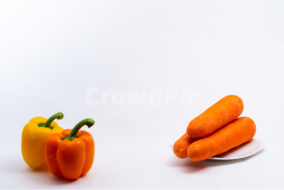 ceramic,studio,yellow,Juice,still life,plate,cold,Clean,bowl,vegetable,Orange,Stiff,side dish,plain,affix,farming,root,ingredients,diet,antioxidant,green,moisture,food,vitamin,White,paprika,background,healthy,calorie,organized,carrot