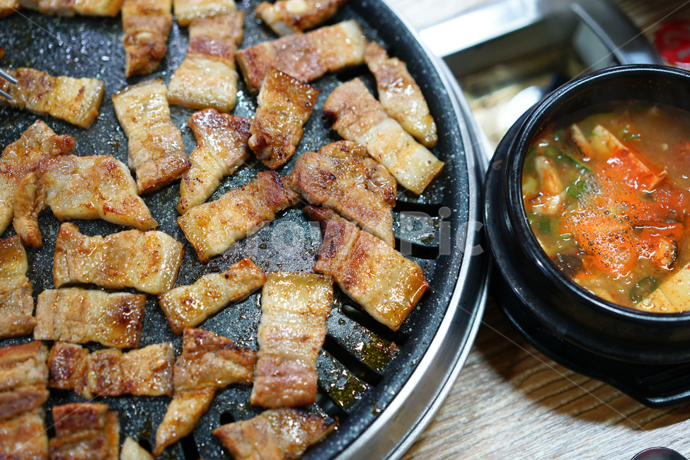 고기,돼지고기,돼지,삼겹살,먹방,술안주,술자리,안주거리,안주,음식,푸드,육식,구이,숯불구이,삼겹이,식사,모임,맛집탐방,맛집,음식,식재료,요리,food,cook,meal,dishes,food reserves,육류,고기,meat,한식,한국음식,한국요리,korean food,korean dishes,korean meal,korean cook