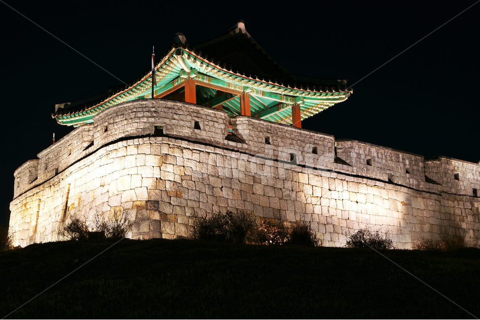 서북각루,관측소,수원화성,팔달산,수원,유네스코세계문화유산,야경,야경,밤,풍경,nightscape,night,landscape,한국전통,한국문화,korean traditional,korean culture,랜드마크,landmark,tourist attraction,한국랜드마크,한국관광지,한국명소,korea landmark,korea tourist attraction,건축물,건물외관,exterior,building,structure,architecture,construction,건물,worship,예배,shrine,신사