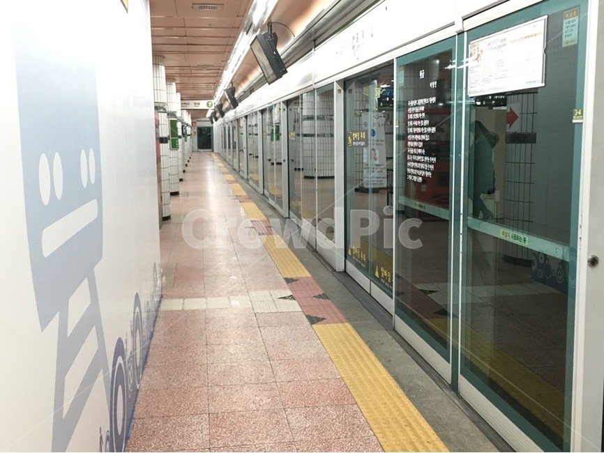 스크린도어,자동문,안전,지하철,지하철역,교통,교통수단,traffic,transportation