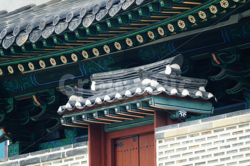 한국,대한민국,한국적인,한국전통,한국역사,한국문화,역사,전통,문화,한옥,건물,건축,토목,목공,서울,korea,seoul,남대문,숭례문,조선,조선시대,조선왕조,한양,한양도성,도성,castle,culture,문화재,국보1호,국보,처마,지붕,조각,동상,기와,스냅,스냅사진,스넵,스넵사진,snap,snapshot,벽돌,벽,문,성벽,연꽃,무늬,연꽃무늬,문양,전통문양,전통무늬,유적,유적지,히스토리,history,한성,용마루,추녀마루,내림마루,잡상,와제,10신상,단청,건축물,건물외관,exterior,building,structure,architecture,construction,랜드마크,landmark,tourist attraction,한국전통,한국문화,korean traditional,korean culture