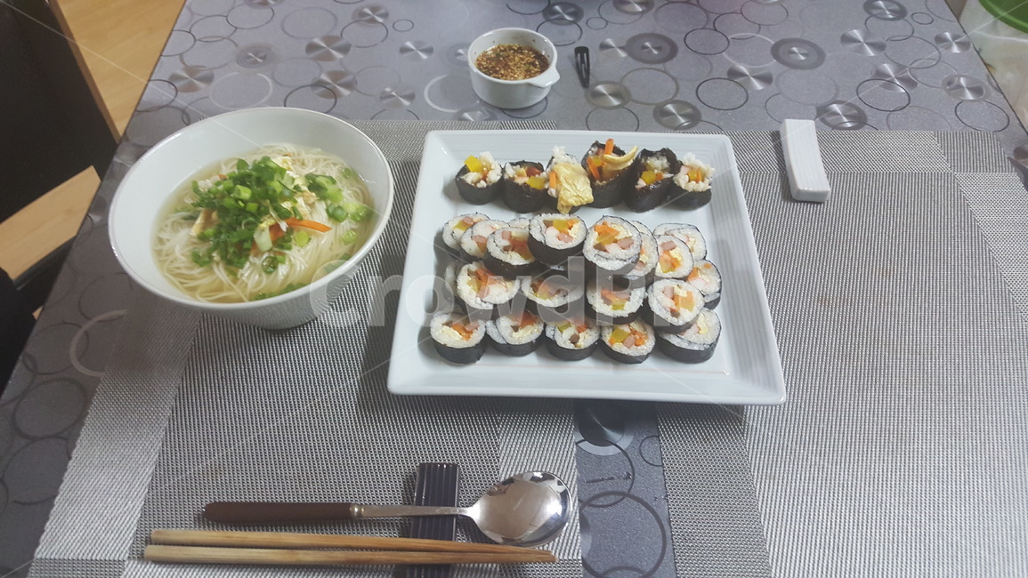 잔치국수,따뜻한국수,점심식사,한끼,식사,김밥,음식,식재료,요리,food,cook,meal,dishes,food reserves