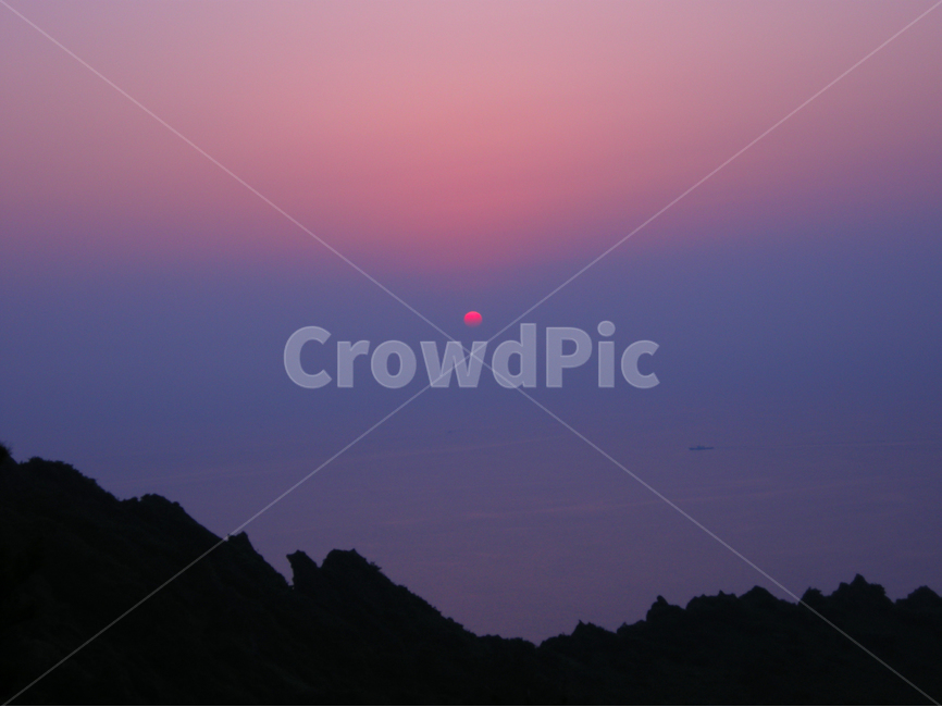 일출,태양,해,하늘,뜨다,그림자,산,실루엣,sunrise,sun,sky,rise,silhouette,자연,풍경,nature,landscape,실루엣,그림자,silhouette,shadow,색깔,색상,색채,색감,color sense,color sensitivity,feeling of color,outdoors,옥외