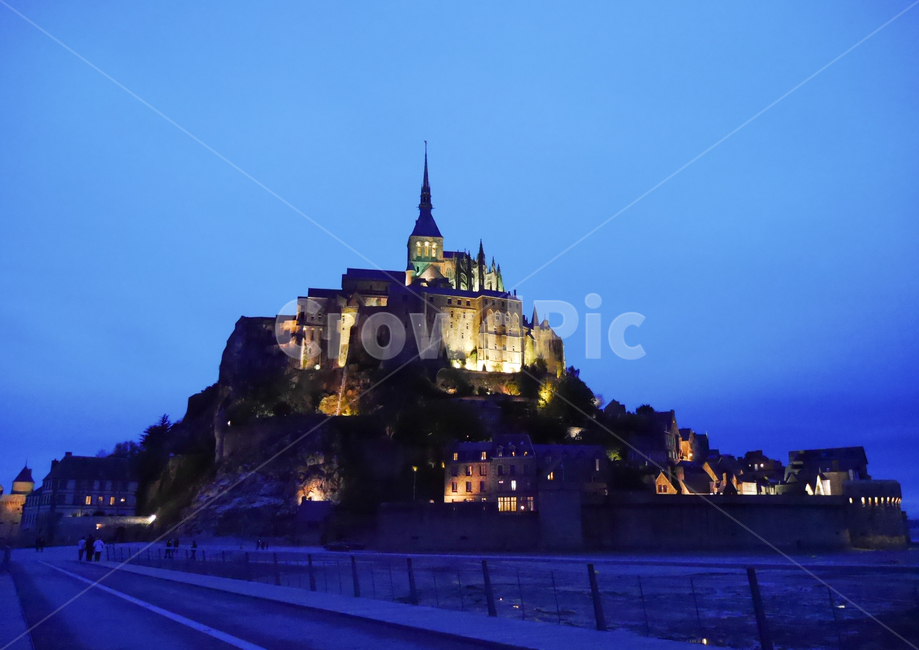 night view,castle,UNESCO,tourist attraction,scenery,famous place,France,landmark,lights,old castle,illumination,tourist destination,Europe,island,world cultural heritage,night,medieval,Mont SaintMichel,cultural heritage,monastery,ruins,Normandy,evening