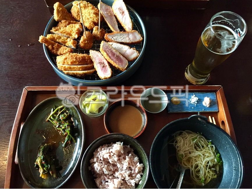 Formally,Pork cutlet set meal,soup,lunch,Assorted Katsu,fried food,pork,Tonkatsu,donkatsu,pork cutlet,cooking,Drink snacks,yummy,kimchi,Assorted cutlet,vitiligo,rice,delicious,dinner,fried,food,meal,porkcutlet,dish,meat,tasty