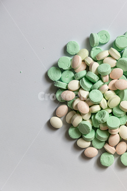 addiction,antibiotic,capsule,care,closeup,concept,cure,dose,drug,group,healthcare,hospital,ill,medical,medicament,medicine,pain,painkiller,pharmaceutical,prescription,recovery,science,supplement,treatment,vitamin,약물치료,알약,처방,치유,치료제,영양제,비타민,약