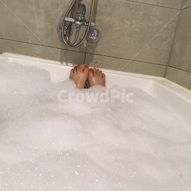 목욕통,배쓰밤,몽글몽글,거품목욕,여유,bathtub,족욕,힐링,신체일부,몸,body