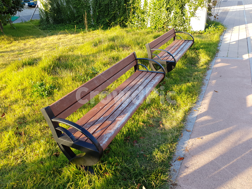 bench,벤치,parkbench,공원벤치,빛,그림자,휴식,감성,나무의자,저녁,해질녁,가을,힐링,rest,relaxation,healing,잡초,세월