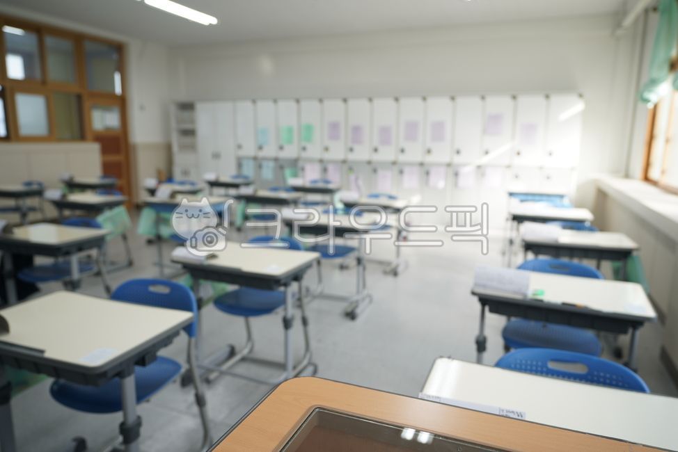 학교,교실,책상,빈교실,빈책상,감성,교육,공부,education,learning,study,school,가구,교육,학교,공부,education,learning,study,school