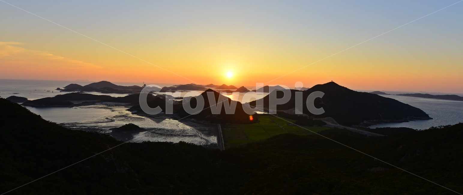 outdoors,옥외,nature,자연,light,빛,flare,플레어,mountain,산,mountainrange,산맥,전북,군산,고군산군도,군도,고군산군도일몰,해넘이,sunset,일몰,dusk,황혼,redsky,붉은하늘,sky,하늘