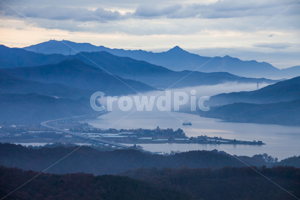 두물머리,물안개,호수,양평대교,풍경,자연,풍경,nature,landscape,한국자연풍경,한국자연경관,korea nature landscape,outdoors,옥외,mountain range,산맥,mountain,산,land,땅,water,물,sea,바다,ocean,대양