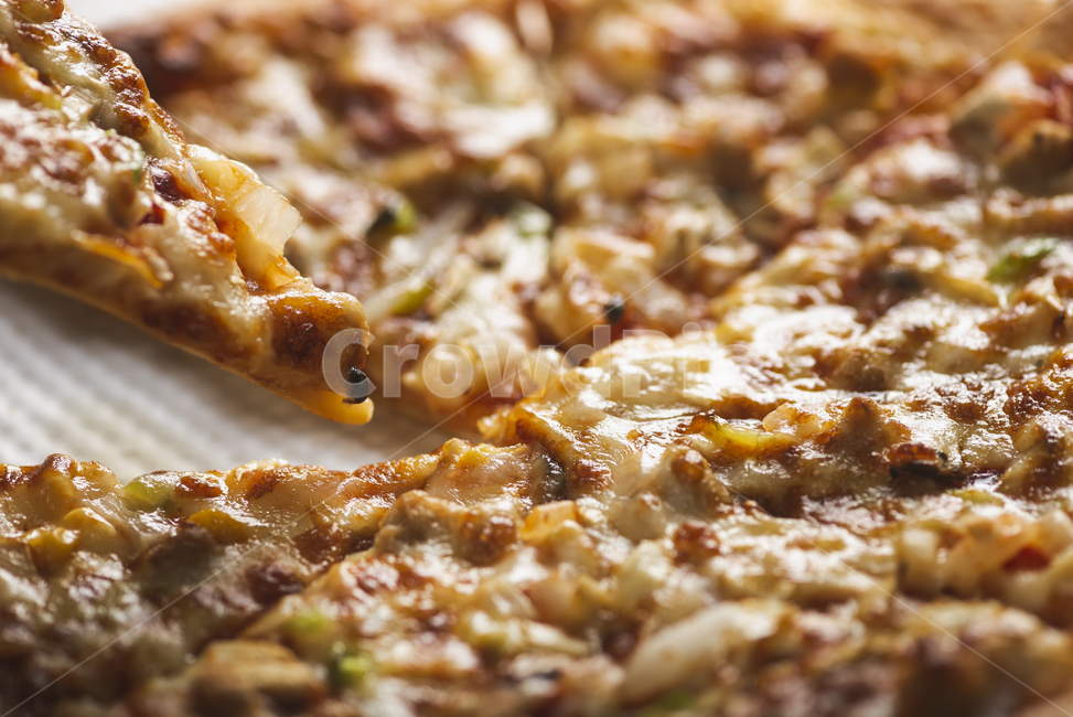 피자,피자한판,한판피자,치즈,콤비네이션피자,콤비네이션,pizza,나무테이블,combination,음식,식재료,요리,food,cook,meal,dishes,food reserves,양식,서양음식,서양요리,western food,western dishes,western meal,western cook