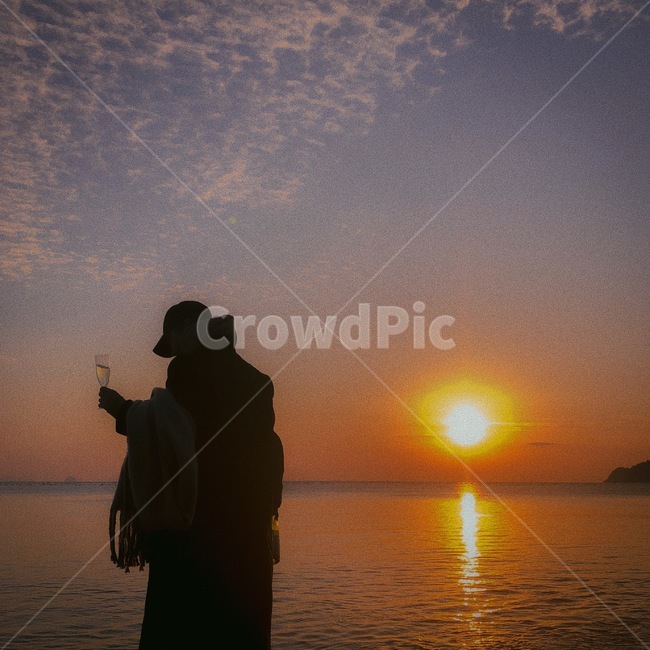 신년,새해,일출,노을,바다,풍경,자연,빛,태양,light,sun,sunlight,해변,바다,beach,sea,사람,인물,인간,human,person,여행,휴가,traveling,vacation,trip,감성,sensible,feeling,고독함,외로움,쓸쓸함,우울함,슬픔,lonely,solitary