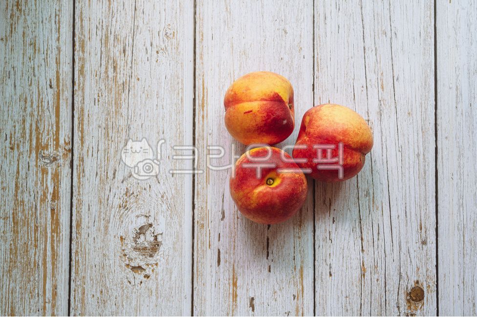 천도복숭아,여름과일,과일,빨간과일,자두,복숭아