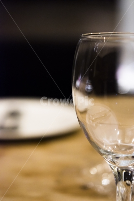 half,plate,bowl,diningtable,empty,furniture,wood,wineglass,table,hardwood,wine glass,glass,dining,winebowl,empty cup,solid wood,dish,cup,glass cup